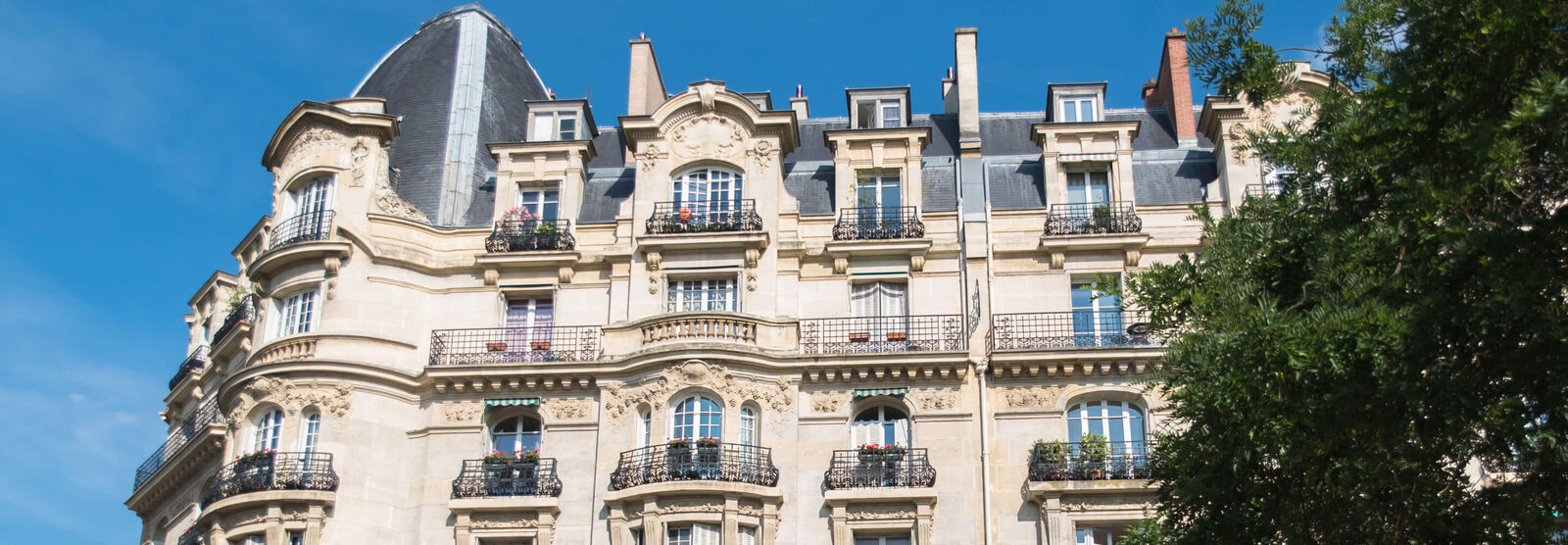 découvrez nos services d'expertise comptable à paris, avec une équipe dédiée pour vous accompagner dans la gestion de vos finances, la comptabilité et les conseils fiscaux adaptés à vos besoins. maximisez votre réussite avec un expert comptable à votre écoute.