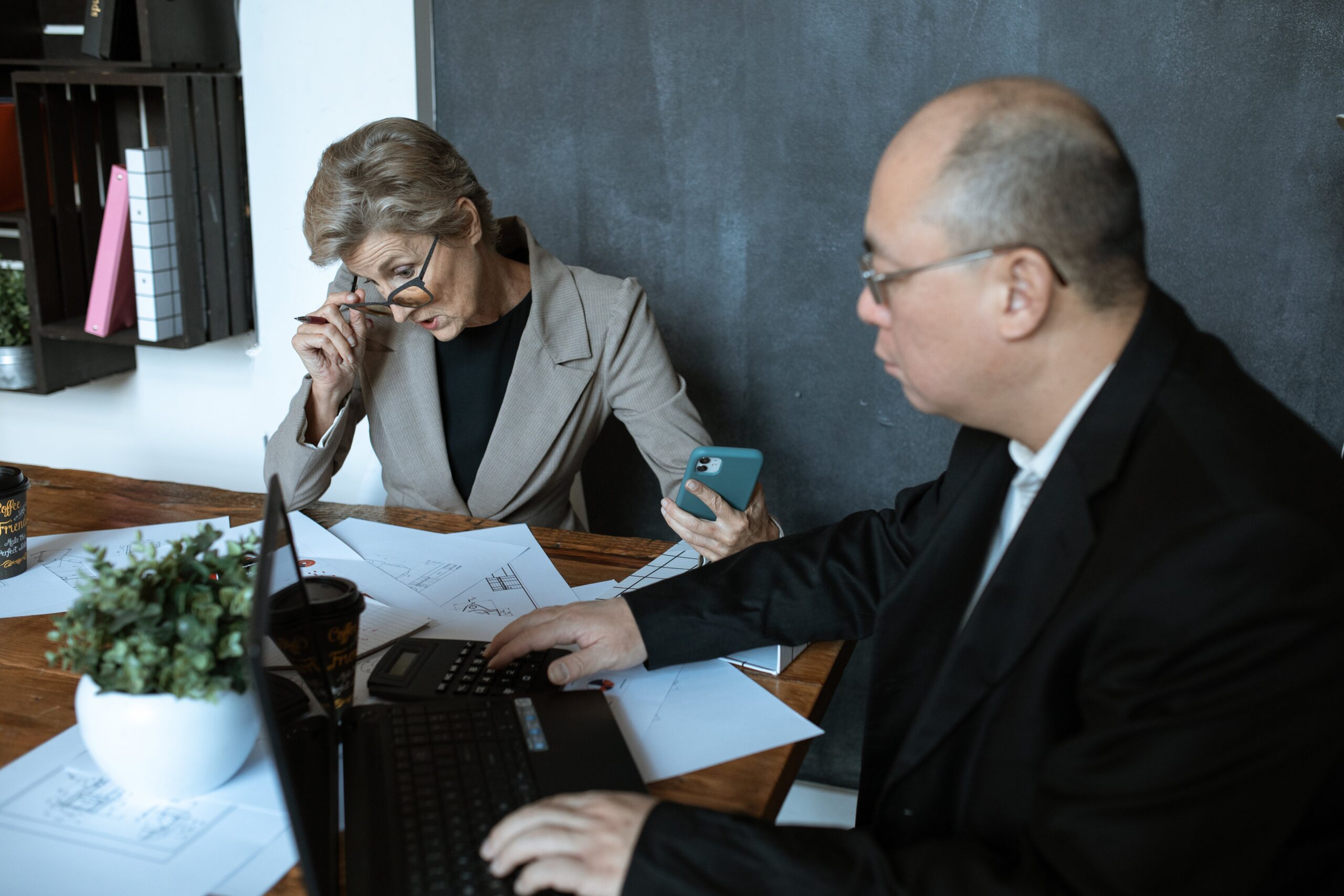 découvrez notre service d'expert comptable partenaire, dédié à vous accompagner dans la gestion de votre entreprise. profitez de conseils sur mesure, d'une expertise comptable fiable et d'un suivi personnalisé pour atteindre vos objectifs financiers en toute sérénité.