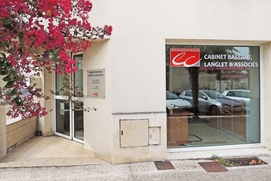 découvrez les services d'expert comptable à pons et gemozac. profitez d'une expertise personnalisée pour la gestion de votre comptabilité, le conseil fiscal, et l'optimisation de vos finances. confiez vos besoins comptables à des professionnels compétents.