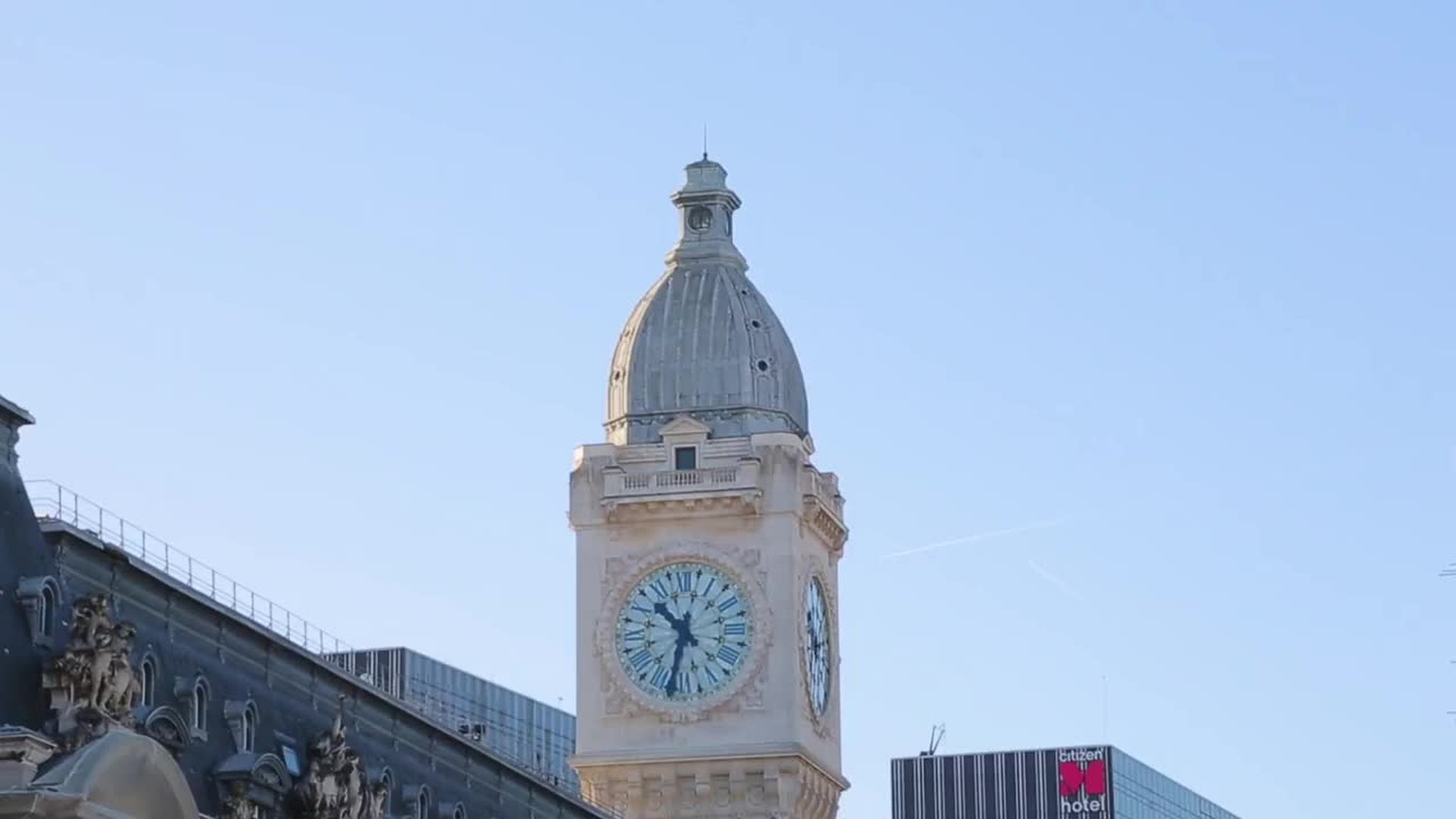 découvrez nos services d'expertise comptable à lyon, spécialisés dans la gestion des revenus locatifs. optimisez votre fiscalité et bénéficiez de conseils personnalisés pour maximiser vos investissements immobiliers.