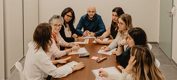 découvrez les services d'expertise comptable à vitrolles, adaptés aux entreprises de toutes tailles. bénéficiez d'un accompagnement personnalisé pour la gestion de votre comptabilité, la fiscalité et les conseils financiers. faites confiance à notre équipe d'experts pour optimiser la performance de votre entreprise.