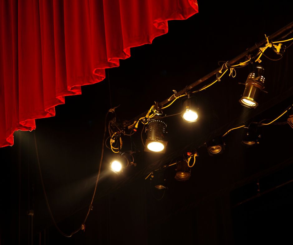 découvrez notre expertise comptable spécialisée dans le secteur du spectacle. nous vous accompagnons dans la gestion financière de vos projets artistiques, en offrant des solutions adaptées aux artistes, producteurs et entreprises du divertissement.