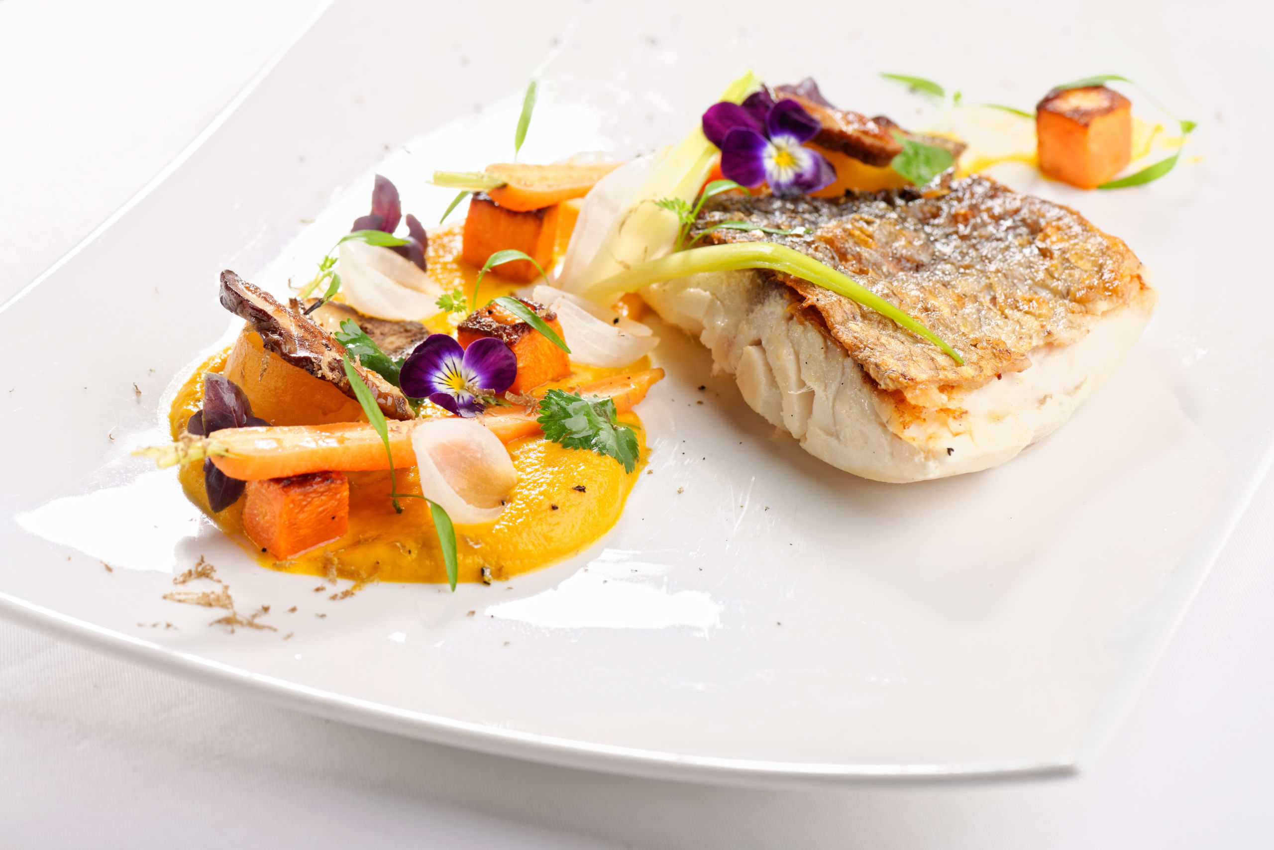 découvrez notre expertise en matière de traiteurs, où la créativité culinaire rencontre un service impeccable. nous vous accompagnons dans la réalisation de vos événements pour offrir à vos invités une expérience gastronomique inoubliable.