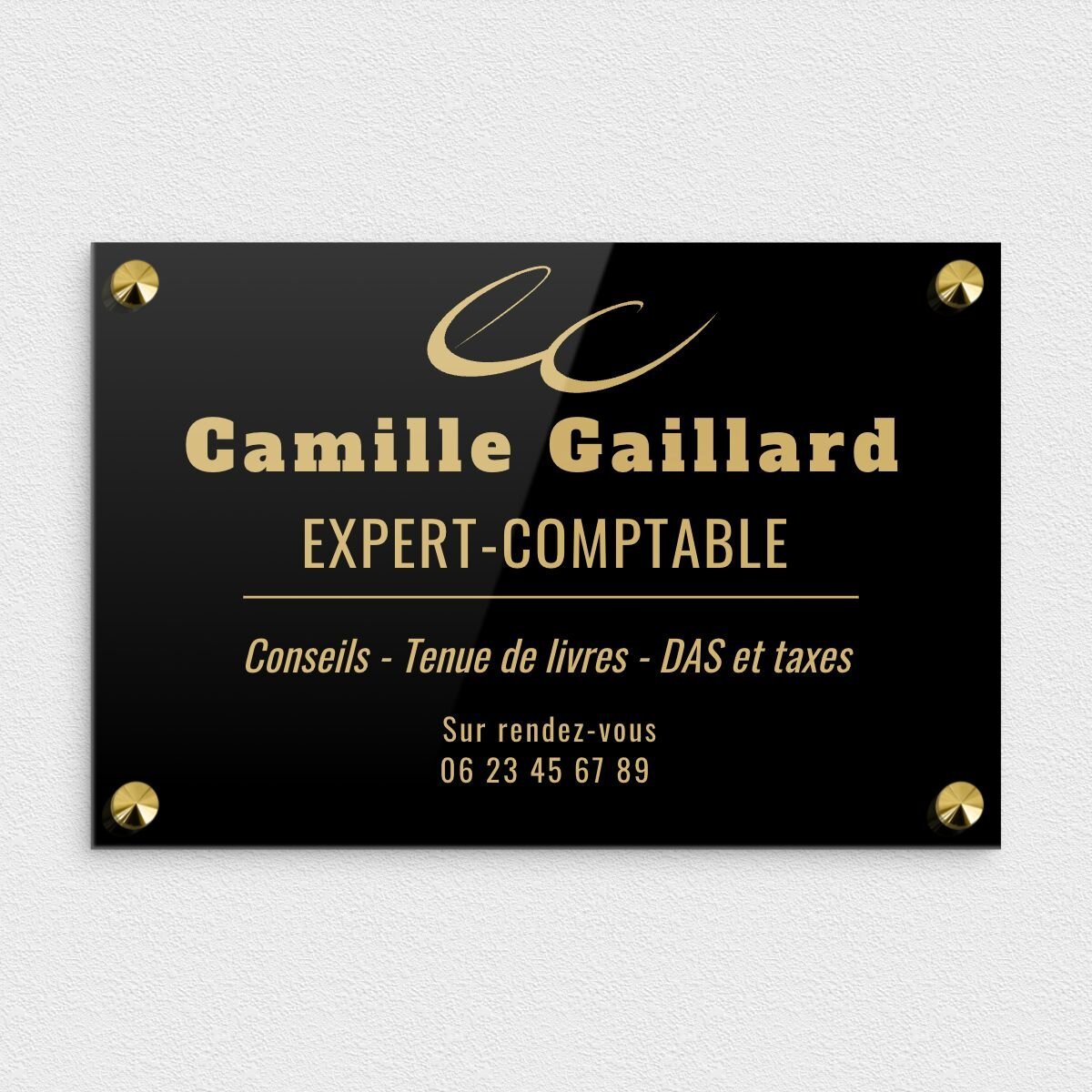 découvrez notre gamme dédiée aux experts-comptables, conçue pour optimiser votre gestion, simplifier vos tâches administratives et vous aider à offrir un service de qualité à vos clients.