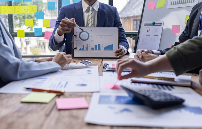 découvrez les révolutions du métier d'expert-comptable, de l'impact des technologies numériques à l'évolution des pratiques professionnelles. explorez les nouvelles tendances et innovations qui transforment ce secteur pour mieux accompagner les entreprises dans leur gestion financière.