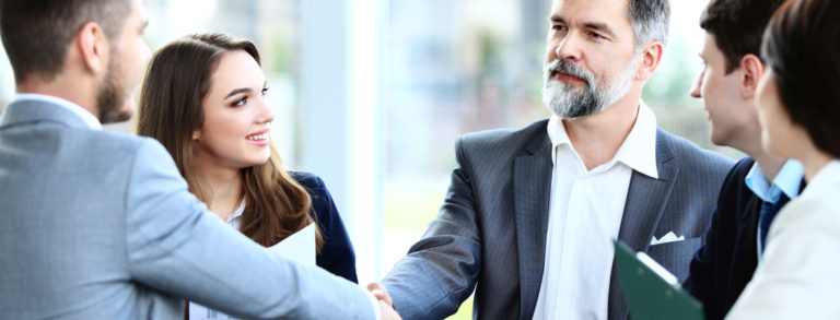 découvrez le rôle essentiel d'un cabinet expert comptable dans la gestion financière des entreprises. apprenez comment ces professionnels aident à optimiser la comptabilité, à respecter les obligations fiscales et à fournir des conseils stratégiques pour assurer la croissance et la pérennité des affaires.