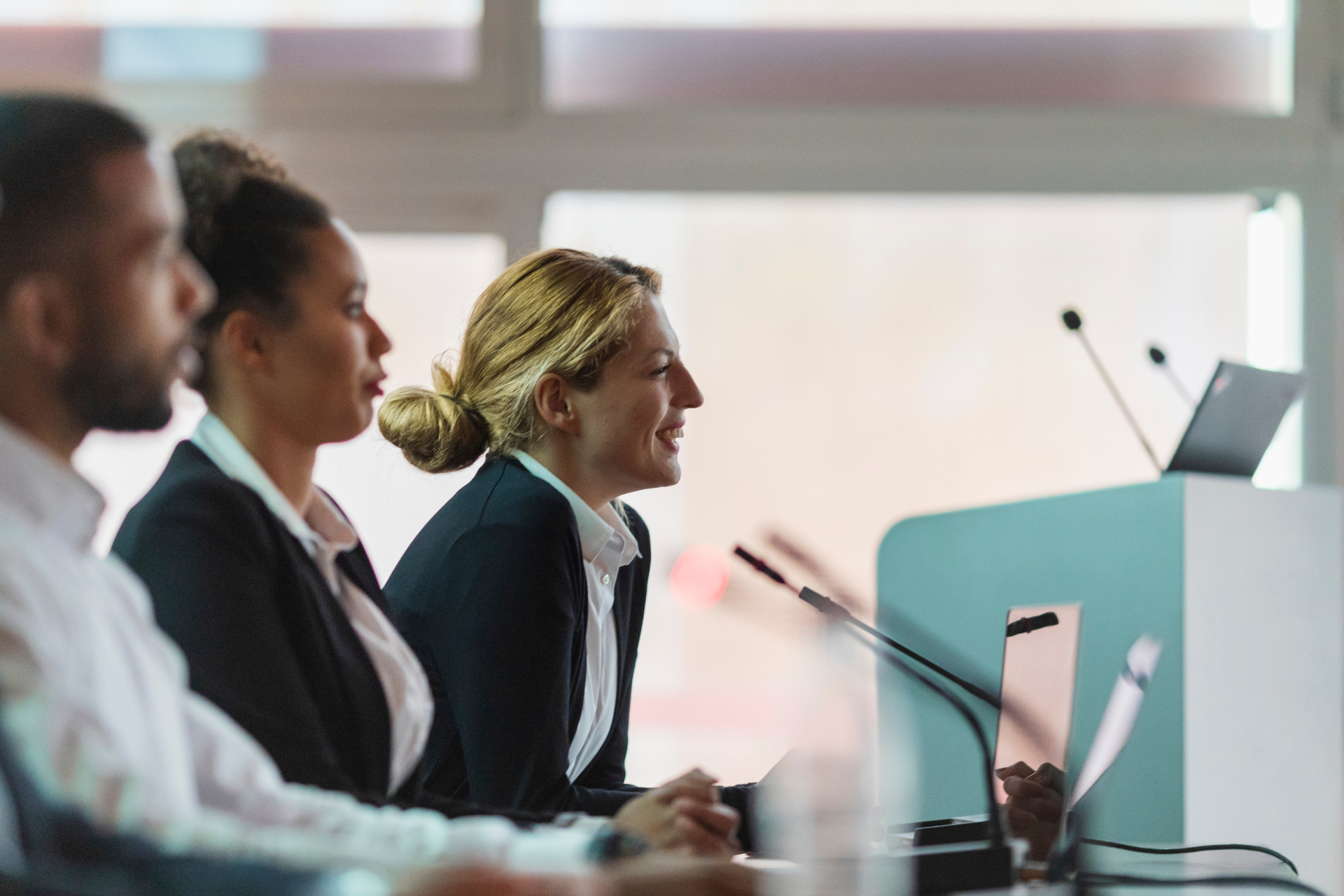 découvrez le rôle essentiel d'un cabinet d'expert-comptable dans la gestion financière des entreprises. apprenez comment ces professionnels accompagnent les entreprises dans leurs obligations comptables, fiscales et sociales, tout en offrant des conseils stratégiques pour optimiser leur performance économique.