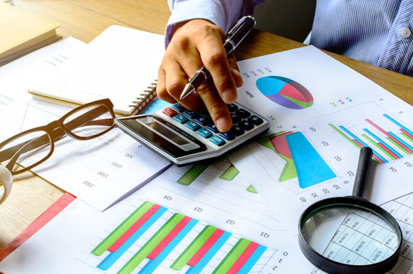 découvrez le rôle essentiel de l'expert-comptable dans la création d'entreprise. cet article explore ses missions, de l'élaboration du business plan à la gestion des aspects financiers, en passant par les conseils juridiques, pour vous accompagner dans votre projet entrepreneurial.