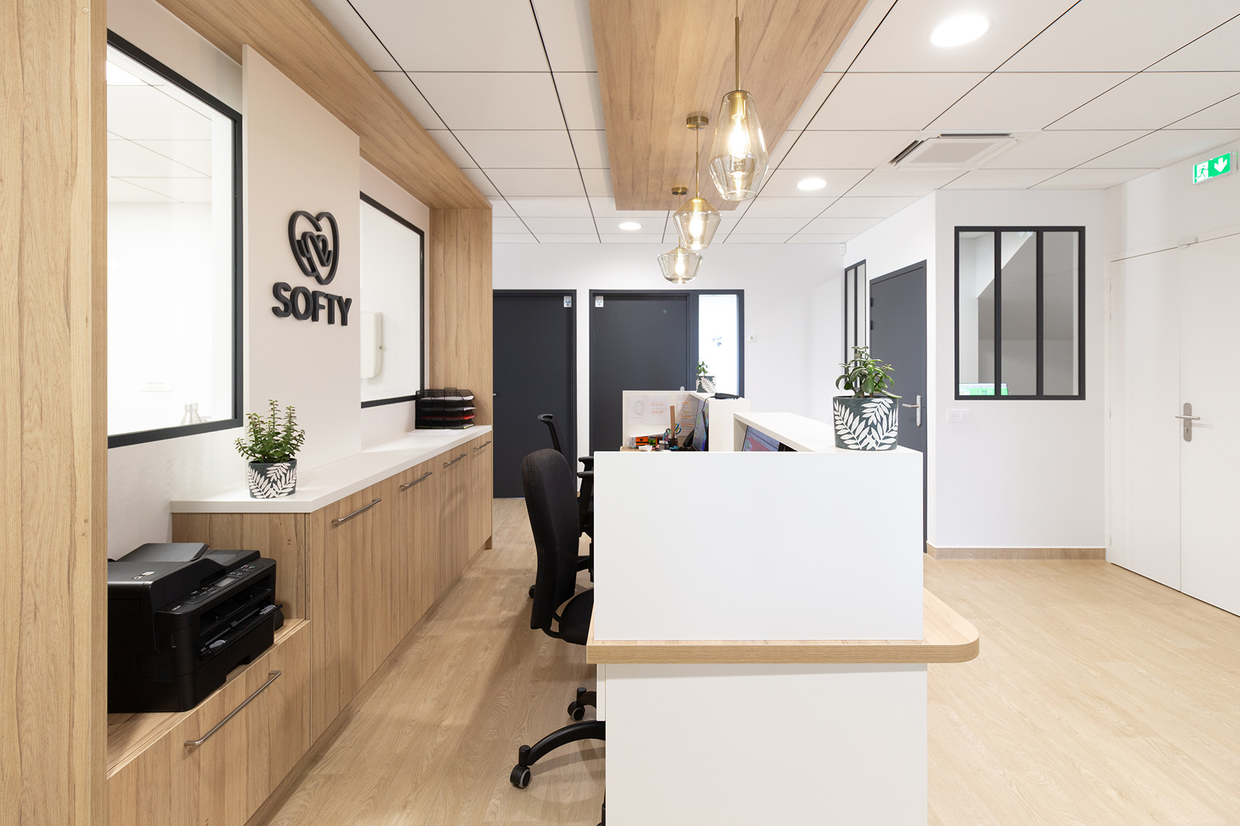 découvrez les services personnalisés du cabinet clairebassin, spécialisés en conseil et accompagnement pour répondre à tous vos besoins professionnels. notre équipe experte s'engage à vous fournir des solutions adaptées et efficaces.