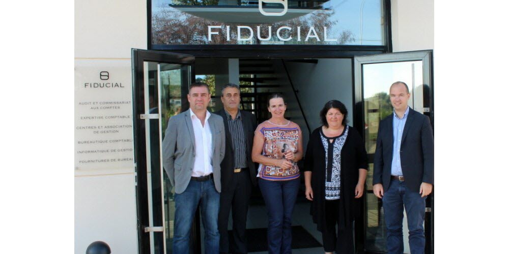 découvrez les services personnalisés du cabinet comptable arnaud villenave, spécialisé dans la gestion comptable, fiscale et sociale. nous accompagnons les entreprises de toutes tailles pour optimiser leur comptabilité et assurer leur conformité légale. faites confiance à notre expertise pour développer la performance de votre activité.