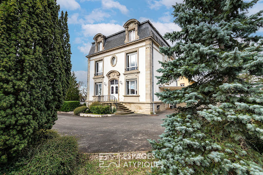 découvrez les services du cabinet drulingen, expert en conseils juridiques et fiscaux, offrant un accompagnement personnalisé pour les entreprises et les particuliers. bénéficiez de notre expertise pour optimiser votre situation patrimoniale et fiscale.