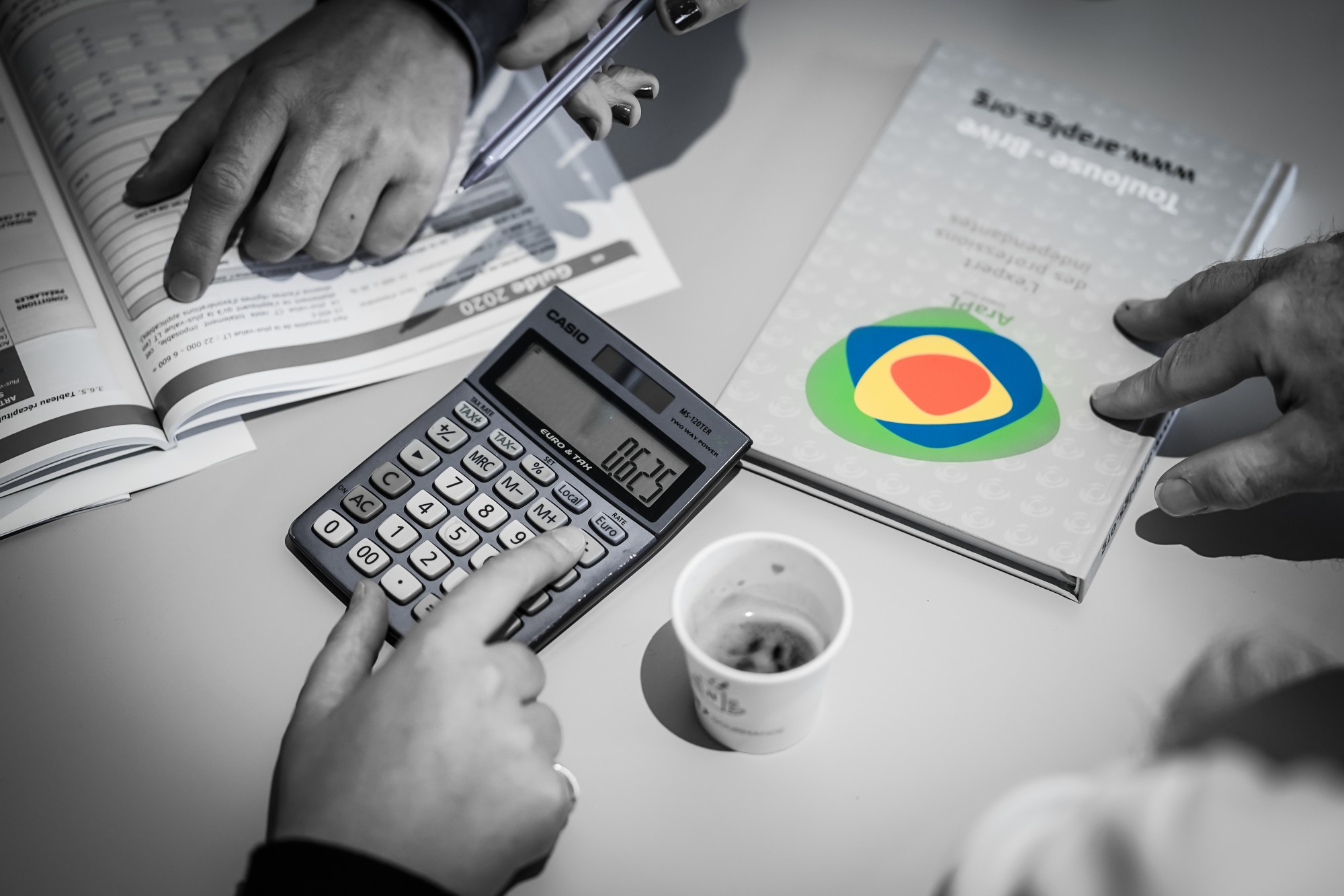 découvrez les services professionnels de notre cabinet d'expertise comptable à marvejols. nous vous accompagnons dans la gestion de votre comptabilité, l'élaboration de vos bilans et conseils fiscaux adaptés à vos besoins. confiez-nous votre comptabilité pour un suivi personnalisé et efficace.