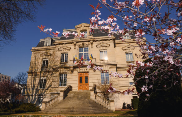 découvrez les services professionnels du cabinet mary, spécialisé dans l'accompagnement juridique et fiscal. profitez de notre expertise pour optimiser votre situation personnelle ou professionnelle. contactez-nous pour une consultation personnalisée.