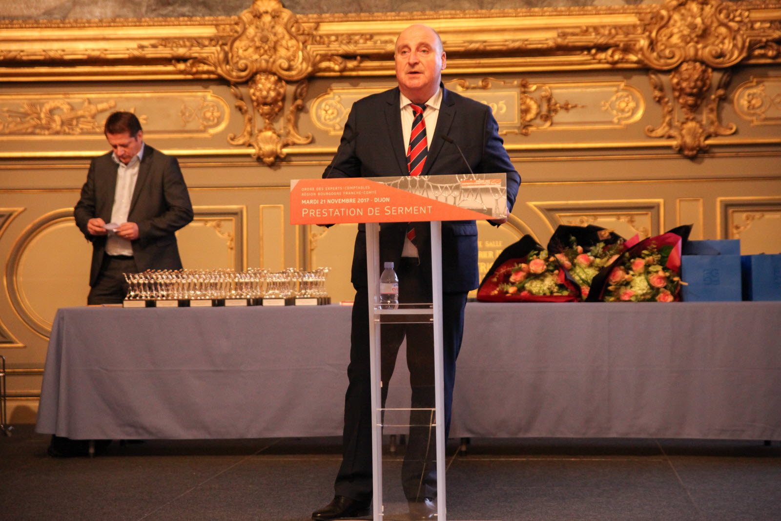 découvrez les services comptables de castou, experts en gestion financière et fiscale. notre équipe vous accompagne pour optimiser votre comptabilité et garantir la conformité de vos dossiers. profitez d'un service personnalisé et d'une expertise de qualité pour votre entreprise.