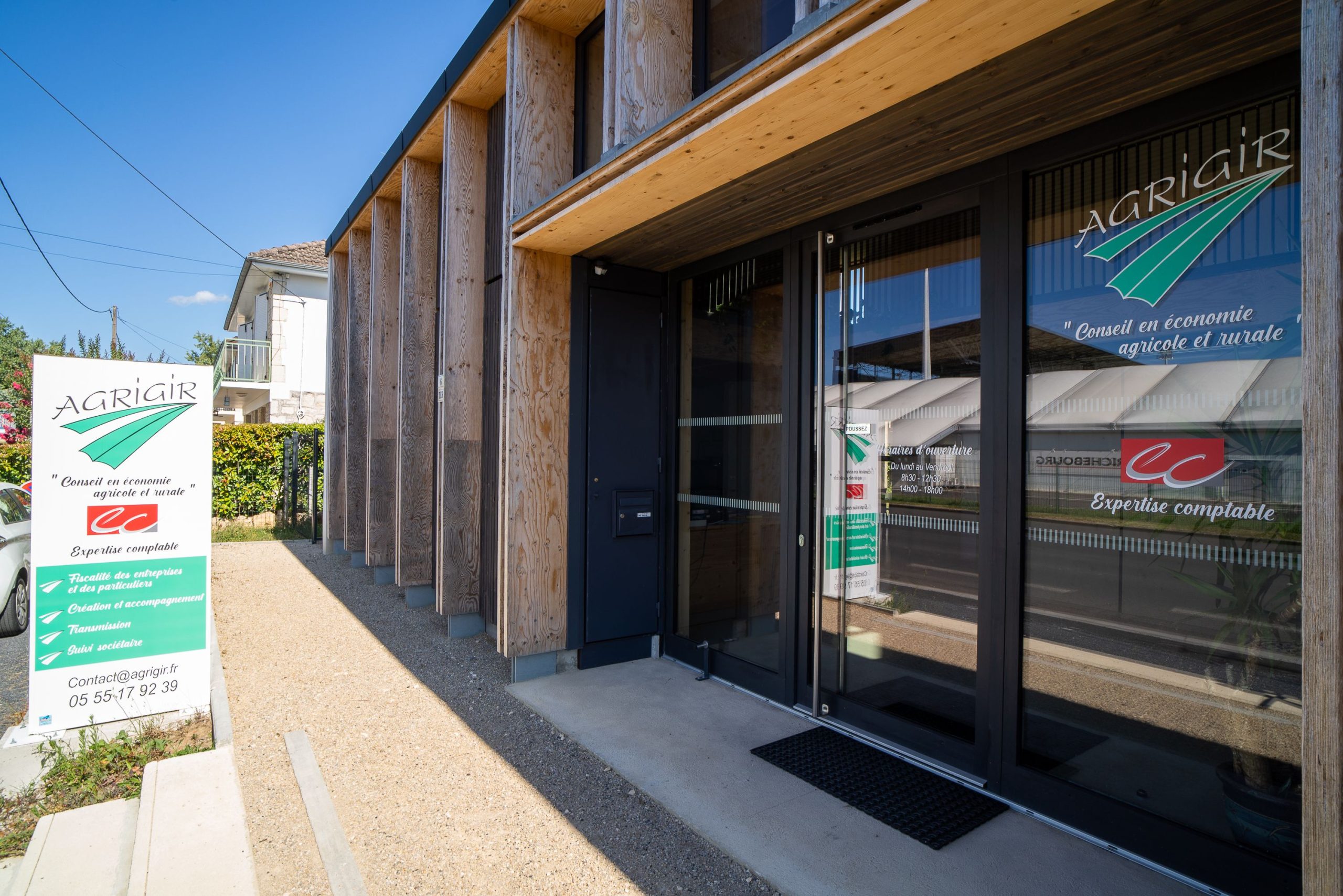 découvrez nos services d'expert comptable à brive, adaptés aux besoins des entreprises et des particuliers. bénéficiez d'un accompagnement personnalisé pour la gestion de votre comptabilité, fiscalité et conseils financiers.