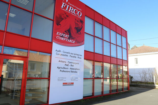 découvrez nos services d'expert-comptable à port-de-bouc, alliant professionnalisme et proximité. nous vous accompagnons dans la gestion de votre comptabilité, la fiscalité et le conseil financier pour optimiser votre activité. contactez-nous pour une expertise sur mesure.