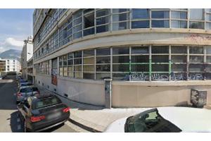 découvrez les services ythak à grenoble, votre partenaire de confiance pour des solutions innovantes et personnalisées. profitez de notre expertise dans divers domaines pour répondre à vos besoins spécifiques.