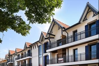 découvrez notre stage comptable à bordeaux ! rejoignez une équipe dynamique pour acquérir des compétences pratiques en comptabilité tout en profitant d'une expérience enrichissante dans une belle ville. postulez dès maintenant pour renforcer votre parcours professionnel.