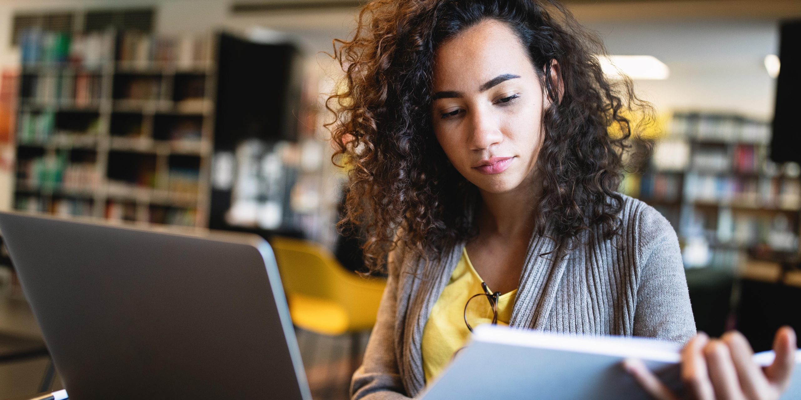 découvrez nos offres de stage en cabinet d'expertise comptable, idéale pour les étudiants souhaitant acquérir une expérience pratique, développer leurs compétences techniques et se préparer à une carrière réussie dans le domaine de la comptabilité.