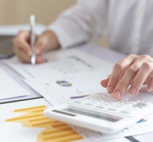 découvrez comment un expert-comptable peut vous aider à naviguer dans les complexités de la tva intracommunautaire. optimisez votre gestion fiscale et assurez-vous de respecter toutes les obligations légales tout en profitant des avantages d'un conseil professionnel.