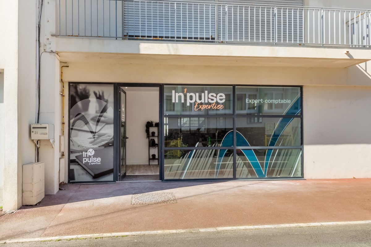 découvrez le quotidien d'un expert-comptable, ses missions variées, ses défis quotidiens et les compétences nécessaires pour exceller dans ce métier passionnant au service des entreprises.