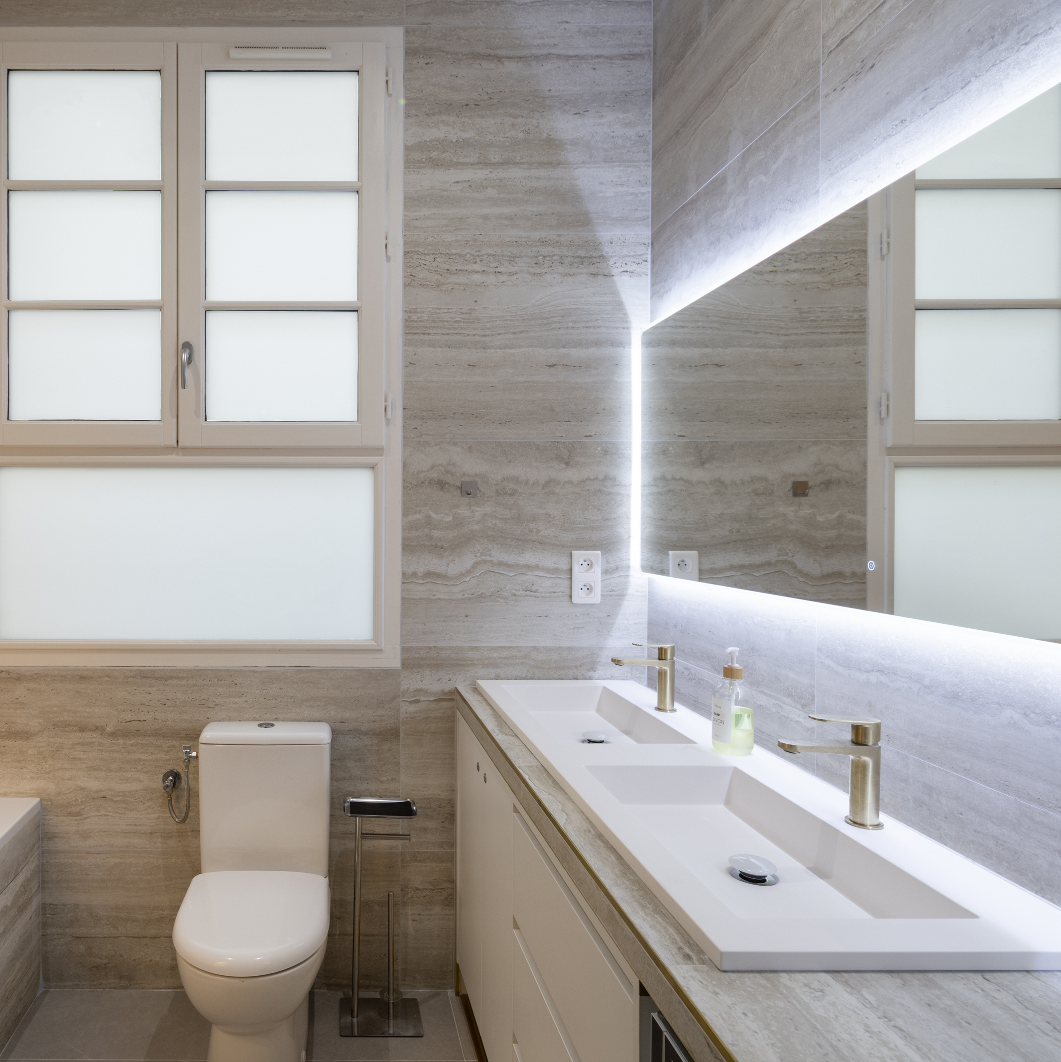 découvrez comment moderniser votre salle de bains à paris avec des solutions design et fonctionnelles adaptées à votre espace et votre budget.